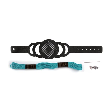 media/pim/bracelet-a-broder-noir-losange-3471058162045_0.jpg