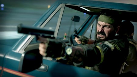 media/pim/call-of-duty-black-ops-coldwar-5030917292620_4.jpg