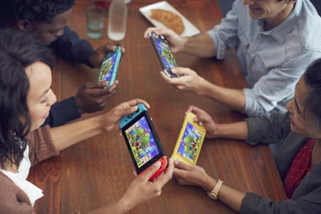 media/pim/console-nintendo-switch-lite-edition-zacian-zamazenta-0045496453091_7.jpg