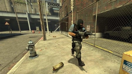 media/pim/counter-strike-source-pc-5030931048340_5.jpg