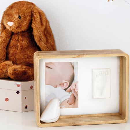 Arrivée de bébé Cadre photo bébé en bois avec gravure personnalisée,  placage de chêne français, finition effet métal brossé -  France