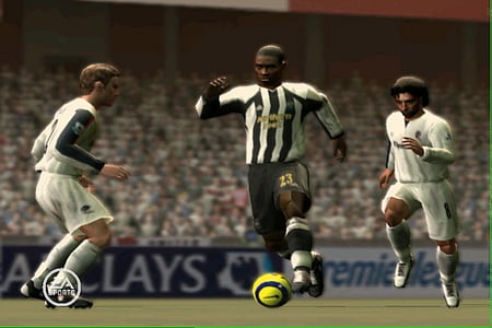 media/pim/fifa-07-ps2-5030931051401_6.jpg