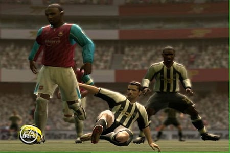 media/pim/fifa-07-ps2-5030931051401_7.jpg