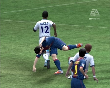 media/pim/fifa-13-5030931109898_4.jpg