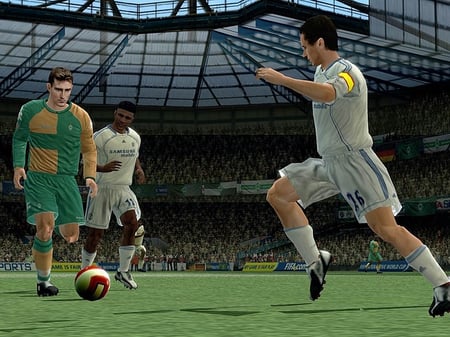 media/pim/fifa-2008-ps2-5030931059155_4.jpg
