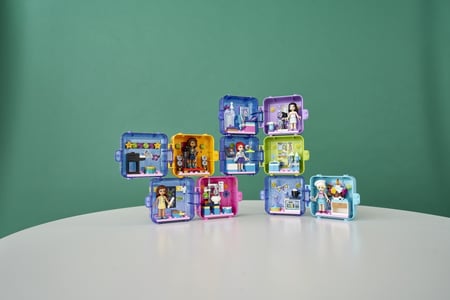 media/pim/friends-cube-jeu-stephanie-5702016618877_7.JPG