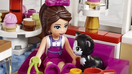 media/pim/friends-cupcake-cafe-hearthlake-city-5702015592093_11.jpg