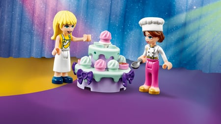 media/pim/friends-le-concours-de-patisserie-5702016618808_30.jpg