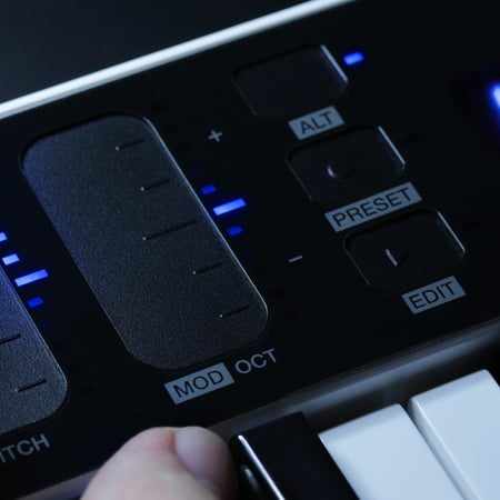 media/pim/i-o-25-clav-cont-midi-25t-mac-pc-ios-8025813706033_14.JPG