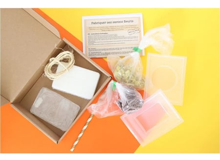media/pim/kit-savons-fleuris-196-x-144-x-45-mm-3532432005188_2.JPG