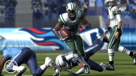 media/pim/madden-nfl-11-5030931086816_5.jpg