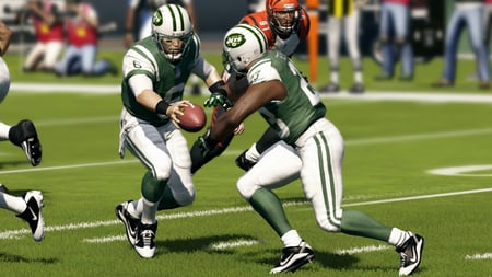 media/pim/madden-nfl-13-5030946107681_9.jpg