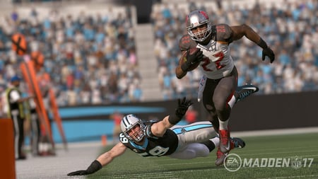 media/pim/madden-nfl-17-5030940116429_3.jpg