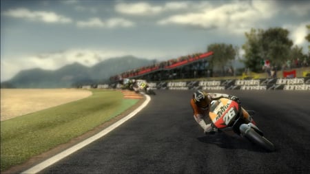 media/pim/moto-gp-10-11-5055060926840_4.jpg