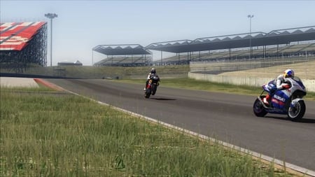 media/pim/moto-gp-ultimate-racing-technology-urt-6-xbox360-4005209074117_1.jpg