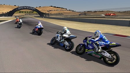 media/pim/moto-gp-ultimate-racing-technology-urt-6-xbox360-4005209074117_8.jpg