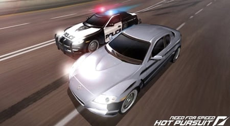 media/pim/need-for-speed-hot-pursuit-5030931093630_4.jpg