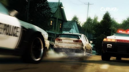 media/pim/nfs-undercover-classic-5030931076640_5.jpg