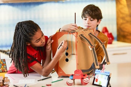 media/pim/nintendo-labo-kit-robot-0045496421595_4.jpg