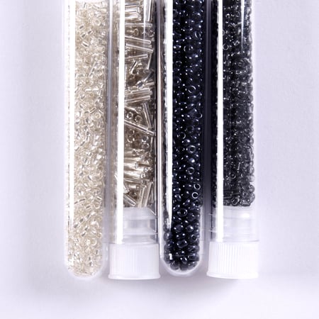 media/pim/perles-rocaille-4-tubes-noire-3700408394646_2.JPG