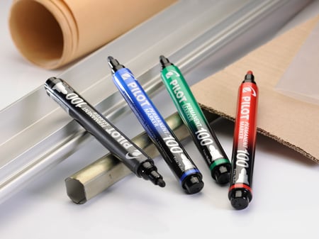 media/pim/pochette-4-marker-permanent-100-n-b-r-v-3131910501725_7.jpg