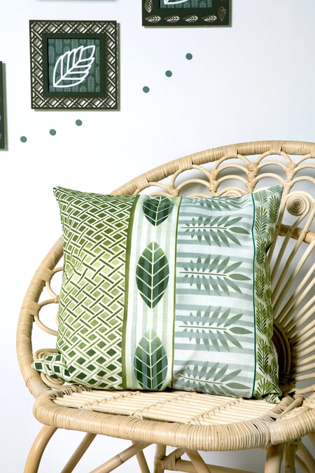media/pim/pochoir-deep-green-10x15-fond-feuilles-5414135025367_21.jpg