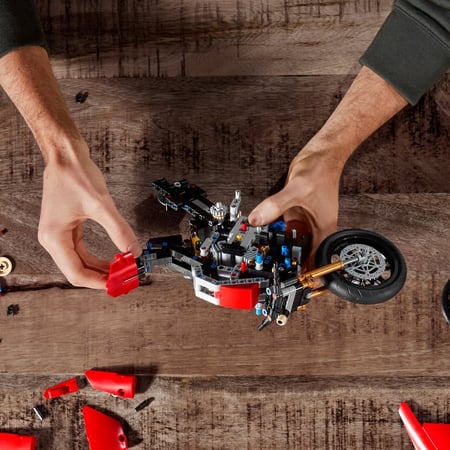 media/pim/technic-ducati-panigale-v4-r-5702016616460_10.JPG