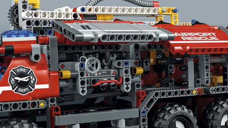 media/pim/technic-le-vehicule-de-secours-de-l-aeroport-5702015869744_16.jpg