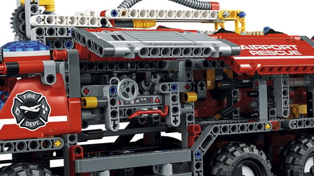 media/pim/technic-le-vehicule-de-secours-de-l-aeroport-5702015869744_19.jpg