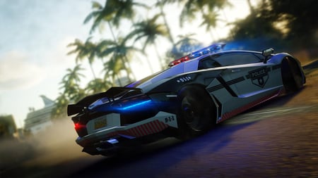media/pim/the-crew-ultimate-3307215982174_4.jpg