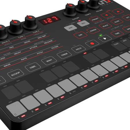 media/pim/uno-synth-analog-compact-8025813758032_1.JPG
