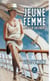 Jeune femme assise sur bastingage