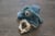 Hochet bois crochet bleu Montessori