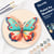 Peinture par Numéro sur disque en bois Figured'Art - Papillon - Kit de Loisir Créatif DIY Numéro d'Art Complet - 30cm de diamètre