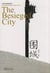 The besieged city + mp3+ pinyin hidden card (chinois & pinyin& avec des notes en anglais)