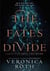 The fates divide (carve the mark, book 2)