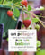 Un potager dans un mini-jardin sur un balcon ou un appui de fenêtre
