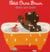 Petit ours brun dans son bain