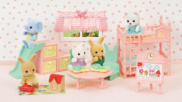 La Salle De Jeu Des Bebes Et Figurines Sylvanian Families Jeux D Imagination Cultura