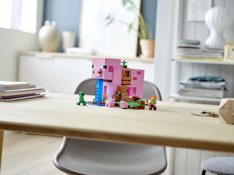La Maison Cochon - LEGO® Minecraft - 21170 | Cultura