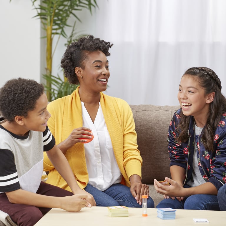 Hasbro Taboo Enfants Contre Parents - Jeu De Société Familial Vocabulaire Dès 8 Ans, Version Française