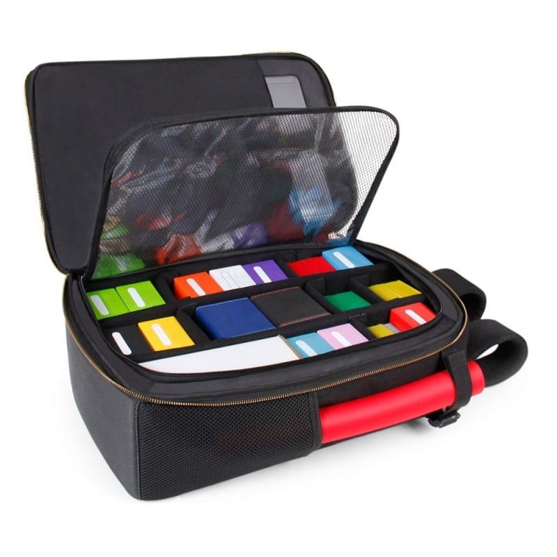ENHANCE Sac à Dos pour boîte de Cartes à Collectionner Pleine Grandeur – Espace pour classeur de Cartes, boîte de Pont TCG, Support de Tapis de Jeu ENHANCE Sac à Dos pour boîte de Cartes à Collectionner Pleine Grandeur – Espace pour classeur de Cartes, boîte de Pont TCG, Support de Tapis de Jeu