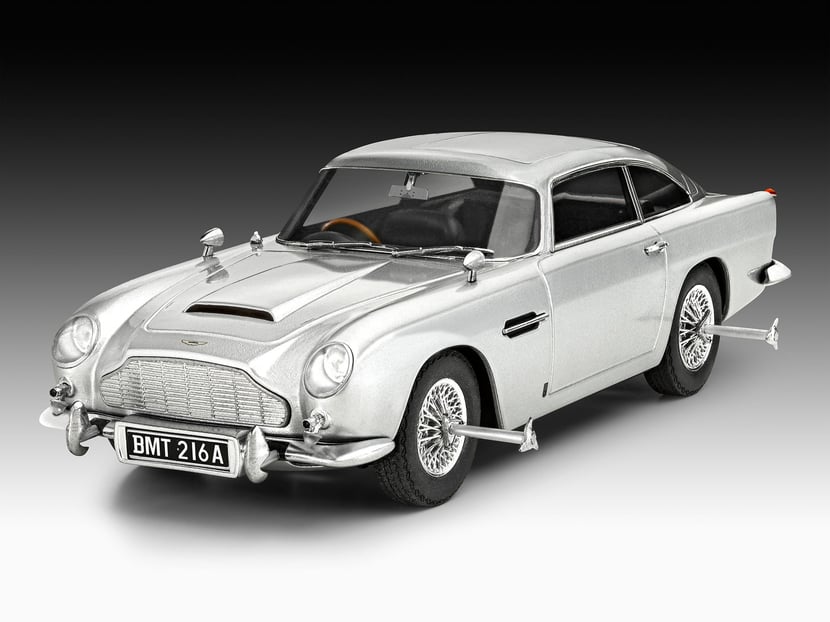 Coffret cadeau James Bond Maquette Aston Martin DB5