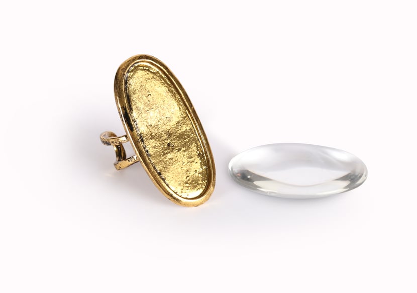 media/pim/bague-ovale-cabochon-bronze-bague-ovale-cabochon-vieil-or-3471052682631_0.jpg