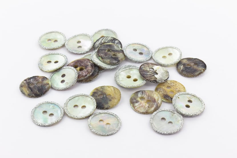 media/pim/boutons-x3-nacre-18mm-argent-358156_1.jpg